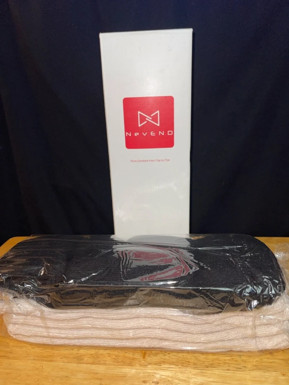 NeVEND Black & Cream Luxury Socks Set